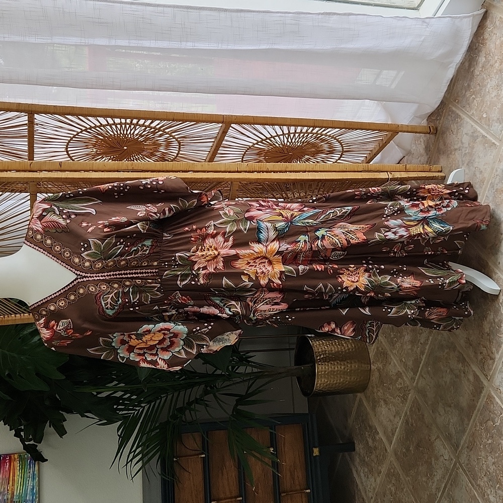 Farm Rio floral midi, ruched side with tie, kaftan sleeve. Size M.